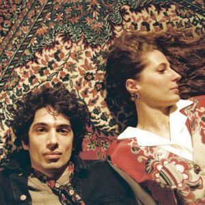 Lire la suite à propos de l’article Jane Angora dévoile « Sous les plis de la nature », une live session entre folk et souffle collectif