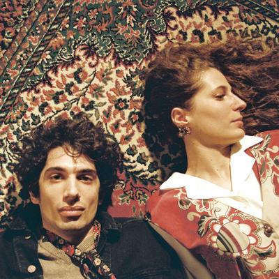 Lire la suite à propos de l’article Jane Angora dévoile « Sous les plis de la nature », une live session entre folk et souffle collectif