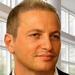 Lire la suite à propos de l’article Rodolphe Oppenheimer dévoile « J’ai mal d’aimer », une ballade intime sur les traces laissées par l’amour