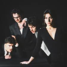 Lire la suite à propos de l’article Lol!x dévoile « Douleur », une pop électronique intime et sensible