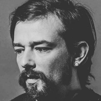 Lire la suite à propos de l’article Clément Verzi dévoile « La vie me dévore », une chanson folk intense sur l’urgence de vivre