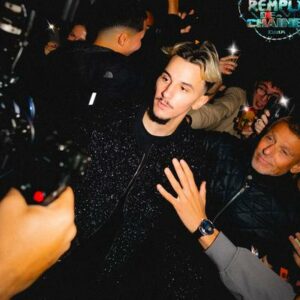 Lire la suite à propos de l’article DMA frappe fort avec ROCKSTAR, un single brut et ambitieux extrait de Cœur de Lion