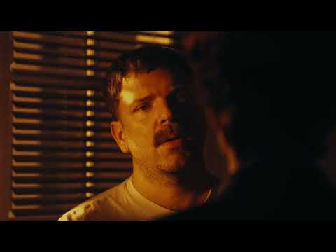 Lire la suite à propos de l’article Nerlov dévoile « Merci », un hommage lumineux aux parents entre pop et cold wave