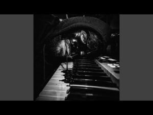 Lire la suite à propos de l’article DON DEVAR dévoile « Visage », une dark pop obsédante entre mémoire et illusion