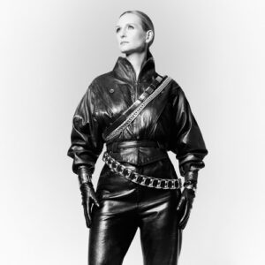 Lire la suite à propos de l’article ELLIE BLOOM dévoile Le monde, une électro-pop sensible face au chaos contemporain