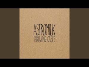 Lire la suite à propos de l’article Astromilk rallume les guitares avec l’énergie organique de “Throwing Cases”