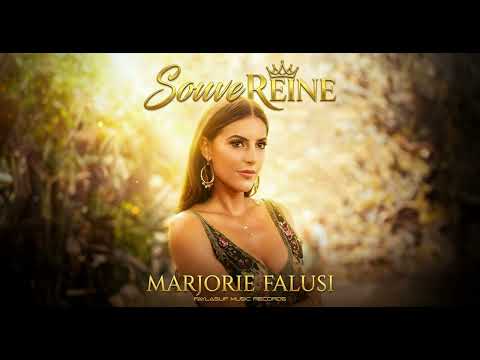 Lire la suite à propos de l’article Marjorie Falusi affirme une féminité libre et puissante avec “SouveREINE”