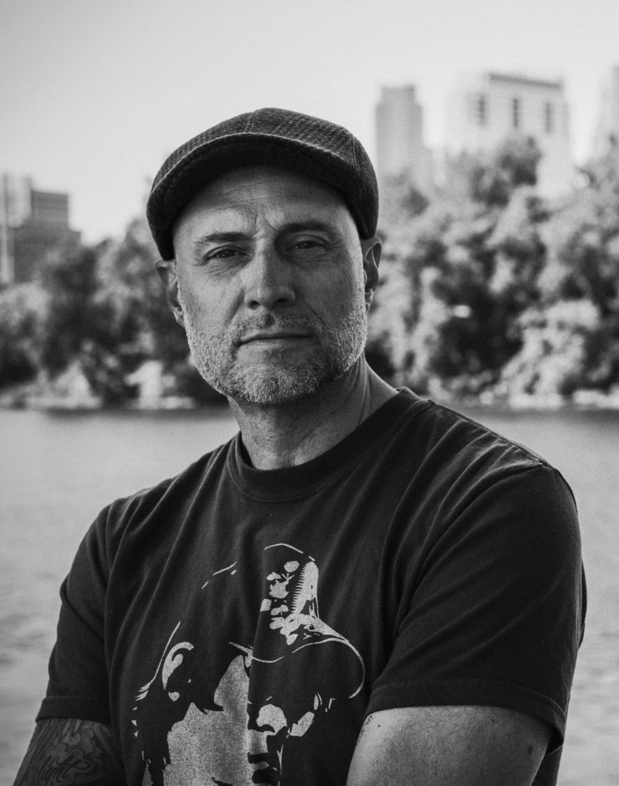 Lire la suite à propos de l’article Brian David dévoile son nouvel album introspectif « The Echo In Your Soul »